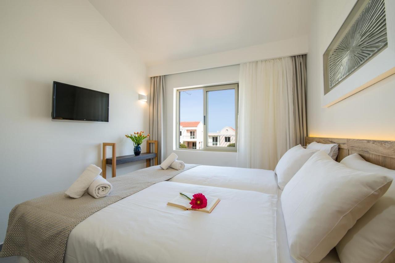Lotus Hotel Apartments Като Дарацо Екстериор снимка