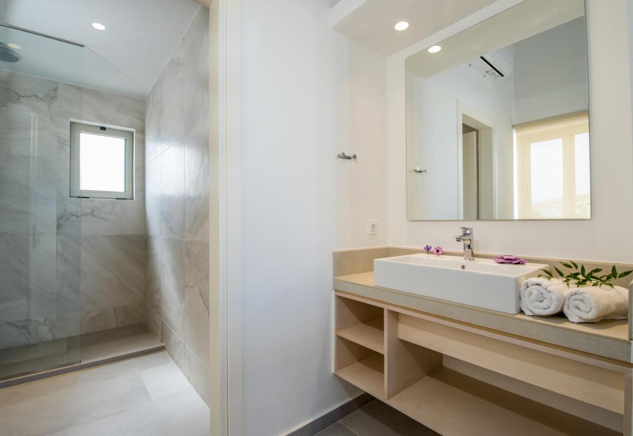 Lotus Hotel Apartments Като Дарацо Екстериор снимка