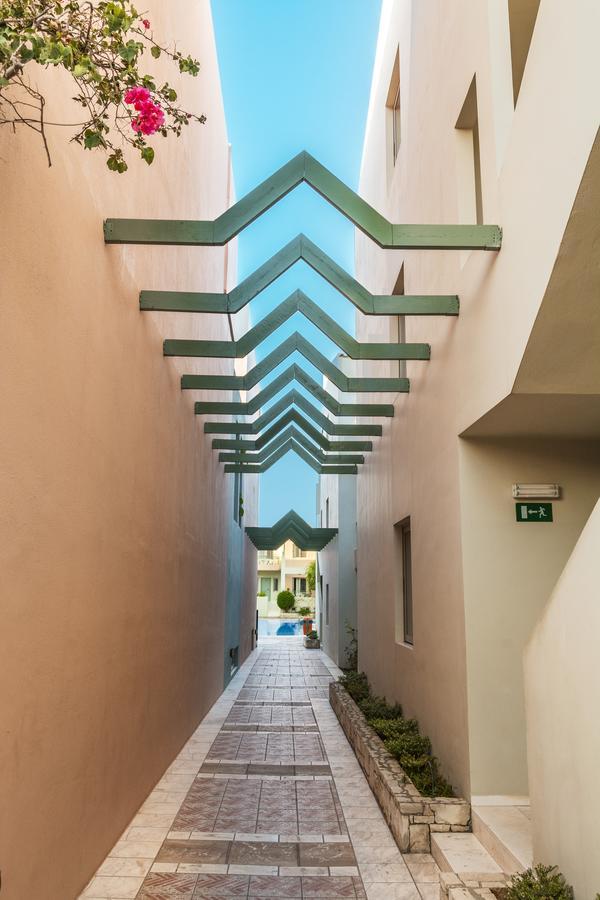 Lotus Hotel Apartments Като Дарацо Екстериор снимка