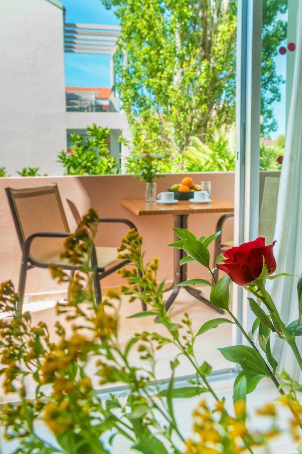 Lotus Hotel Apartments Като Дарацо Екстериор снимка