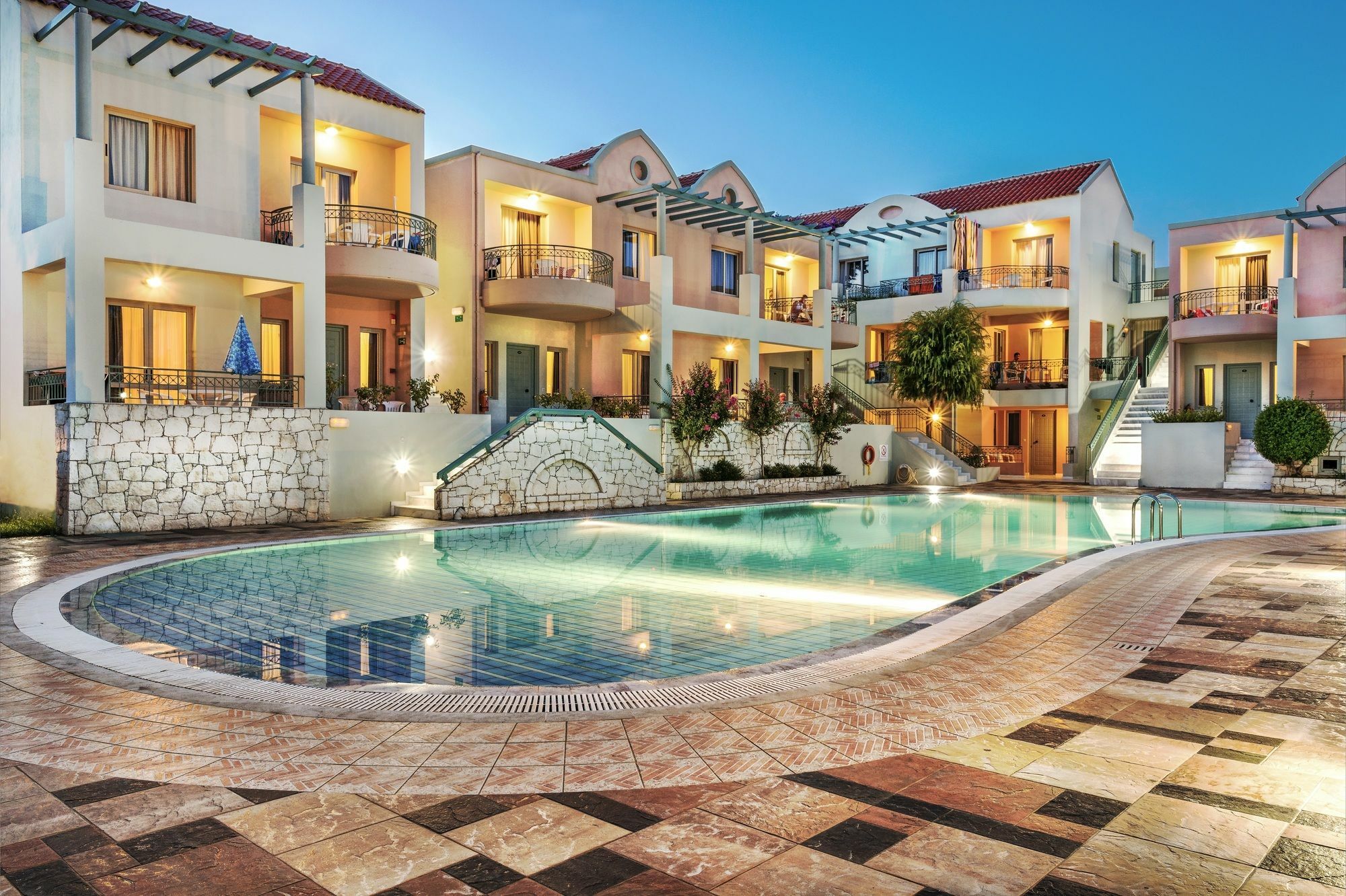 Lotus Hotel Apartments Като Дарацо Екстериор снимка