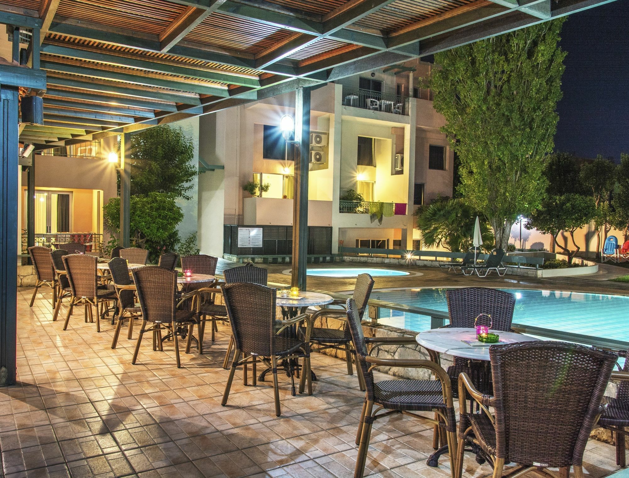 Lotus Hotel Apartments Като Дарацо Екстериор снимка